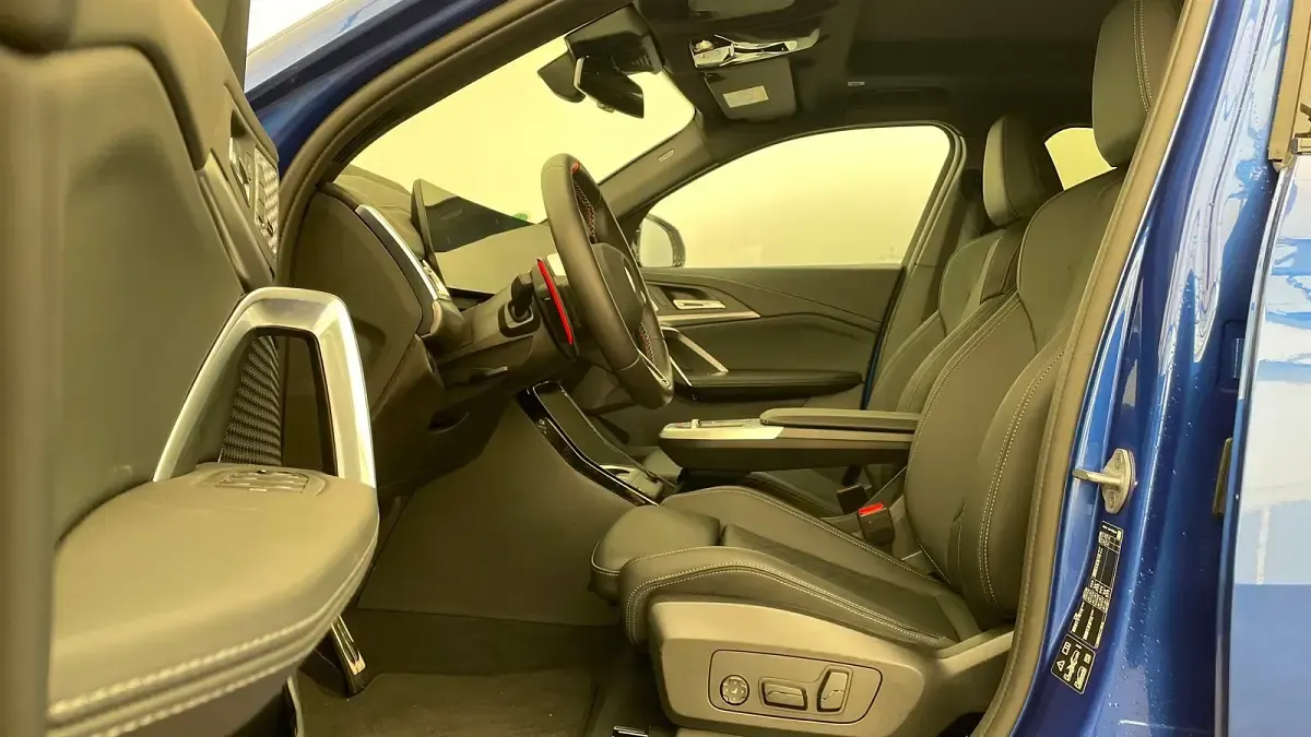Gebraucht BMW X2 Efficient Dynamics 301 PS (221 kW) 2025 M portimao blau metallic SUV