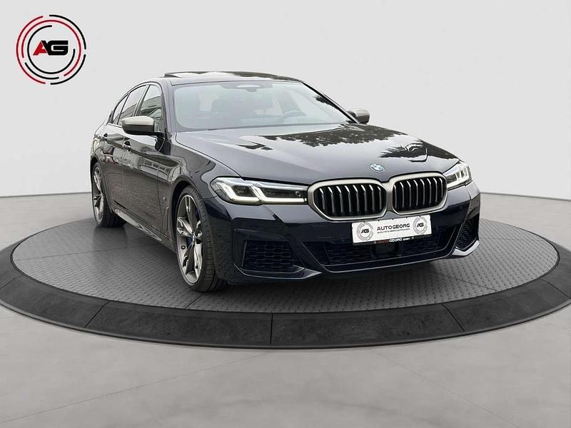 Gebraucht BMW 550 530 PS (389 kW) 2022 Carbonschwarz Limousine