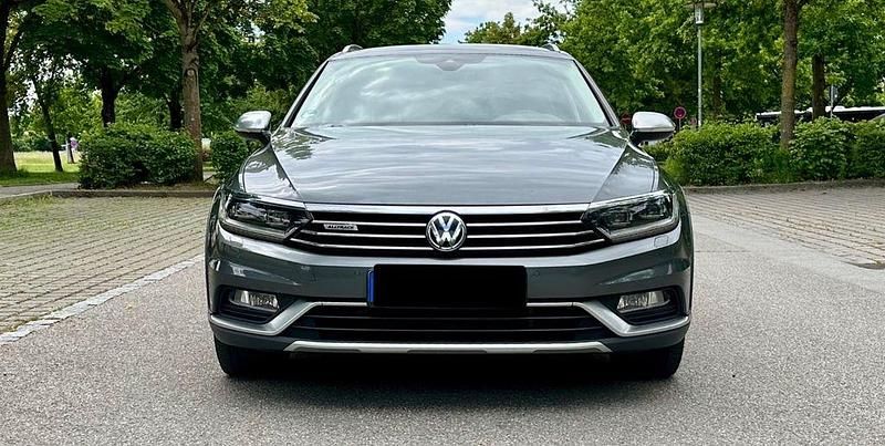 Grau Gebraucht 2015 VW Passat Alltrack Kombi | 16.900 € (Fairer Preis) - Bild 1/4