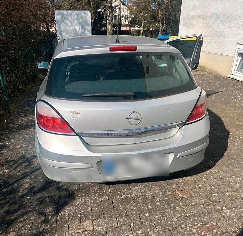Gebraucht Opel Astra 125 PS (91 kW) 2004 Silber Kleinwagen
