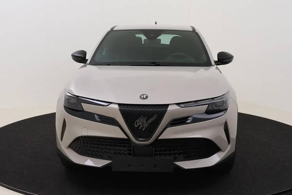 Gebraucht Alfa Romeo Junior 114 kW (156 PS) 2025 Avorio galleria SUV
