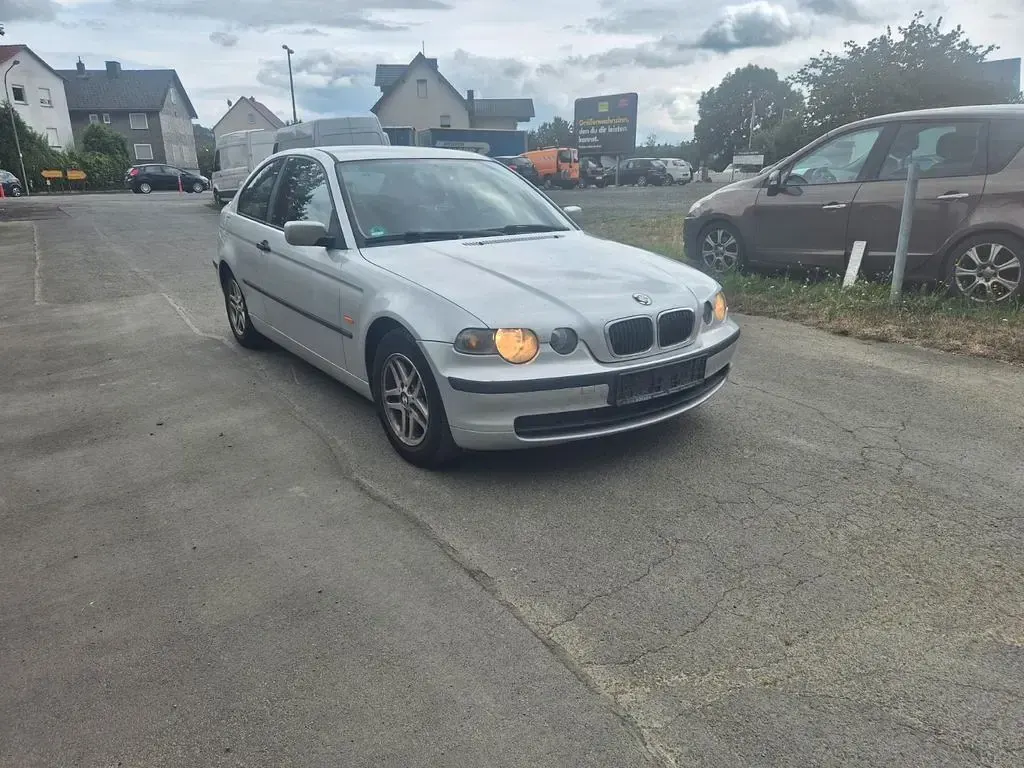 Gebraucht BMW 316 116 PS (85 kW) 2002 Silber Limousine
