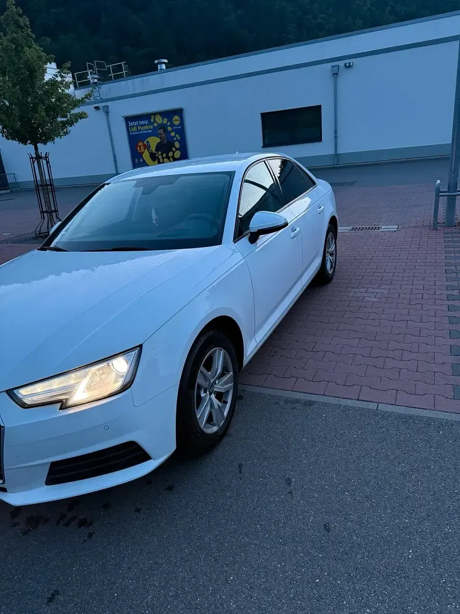 Gebraucht Audi A4 Design 150 PS (110 kW) 2016 Limousine