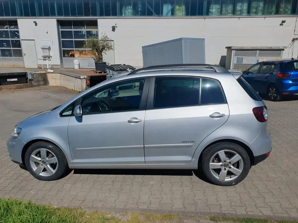 Second-hand VW Golf VI United 105 CP (77 kW) 2008 Argintiu Hatchback