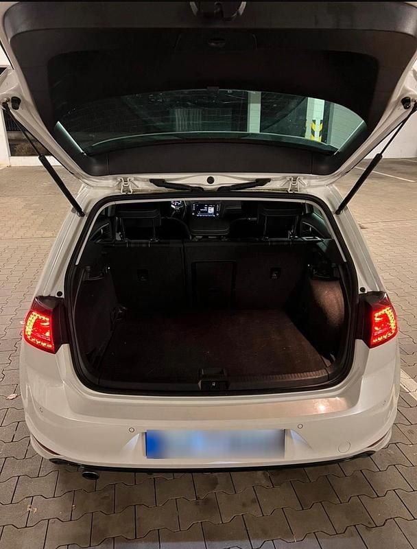 Second-hand VW Golf VII R-line 110 CP (80 kW) 2015 Alb Hatchback