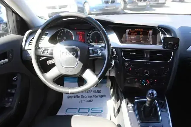 Gebraucht Audi A4 Ambiente 170 PS (125 kW) 2011 Lavagrau perleffekt Kombi