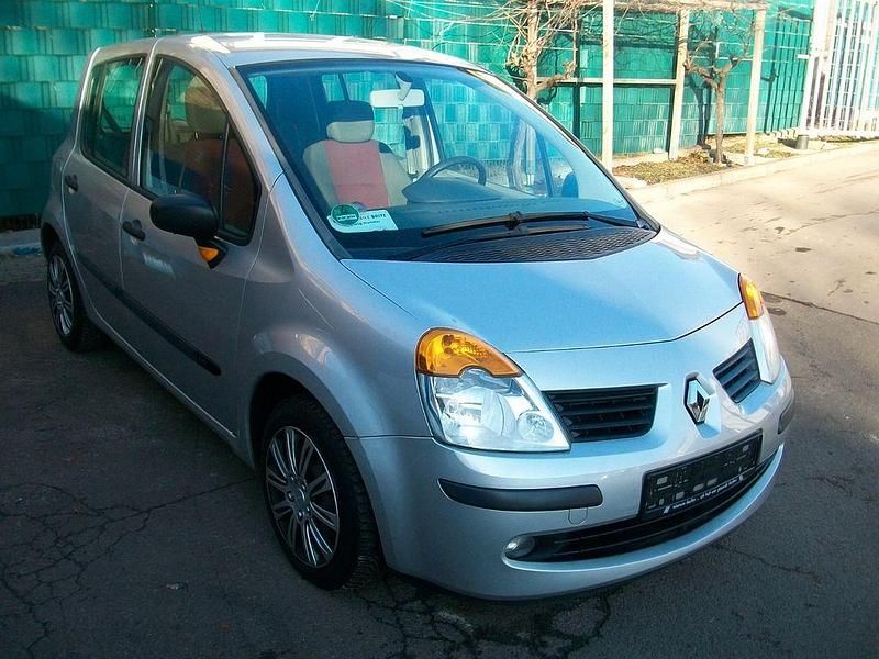 Gebraucht Renault Modus 75 PS (55 kW) 2006 Silber Van / Kleinbus