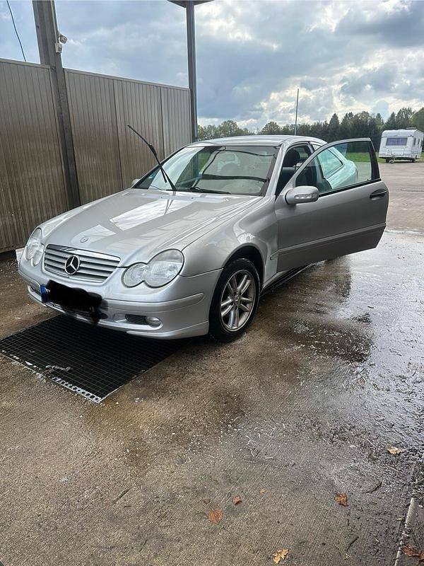Silber Gebraucht 2001 Mercedes C180 Coupé | 999 € (Superpreis) - Bild 1/4