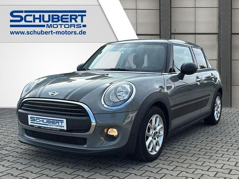 Moonwalk grey metallic Gebraucht 2018 Mini One D Kleinwagen | 12.980 € (Teuer) - Bild 1/4