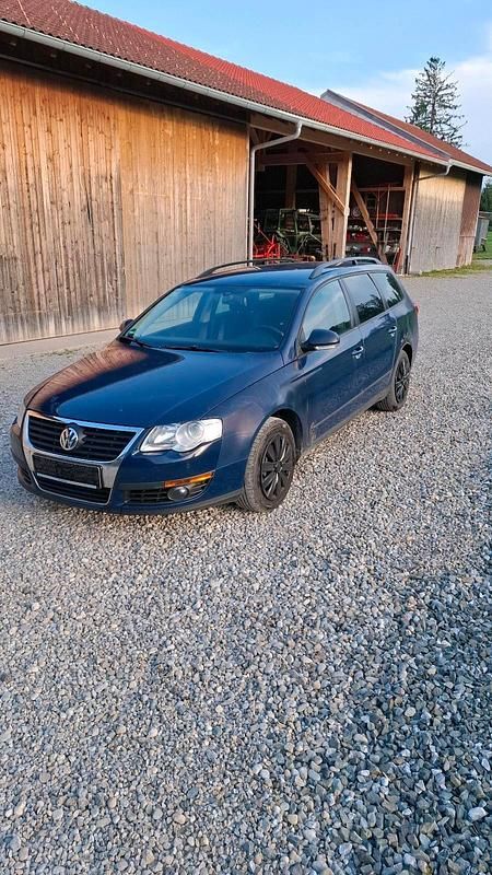 Blau Gebraucht 2008 VW Passat Kombi | 2.300 € (Guter Preis) - Bild 1/4