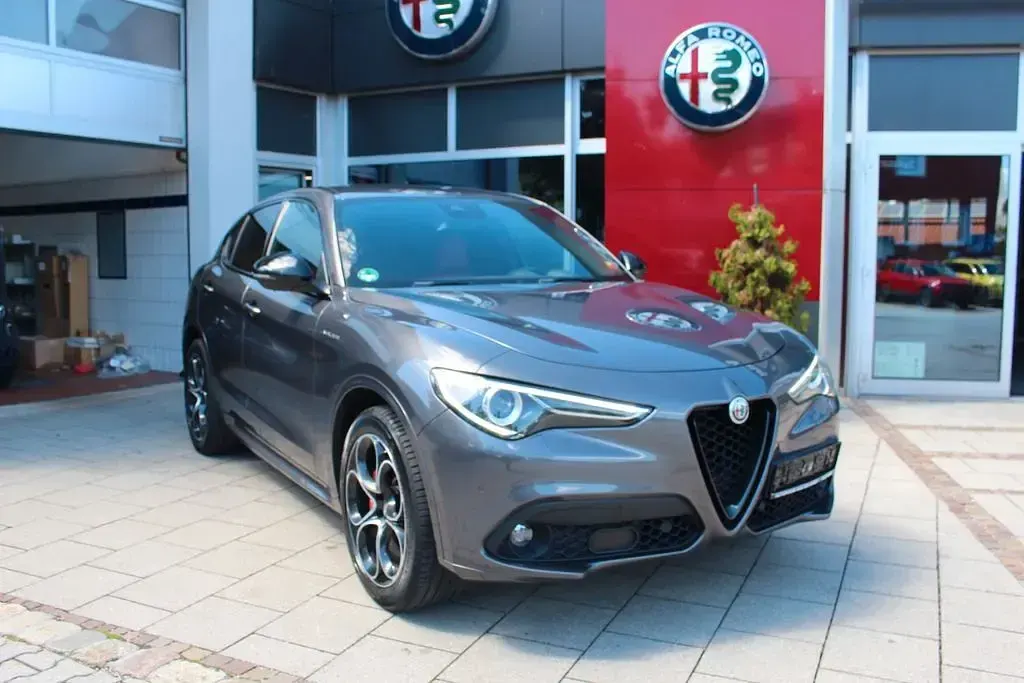 Gebraucht Alfa Romeo Stelvio Veloce 209 PS (153 kW) 2022 Grau SUV
