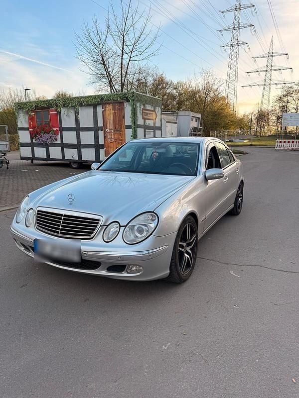 Gebraucht Mercedes E270 177 PS (130 kW) 2002 Grau Limousine