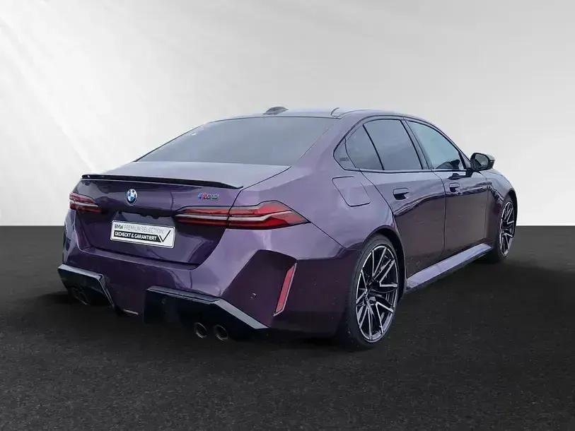 Używany BMW M5 Performance 727 KM (534 kW) 2025 Purpurowy Sedan/Limuzyna