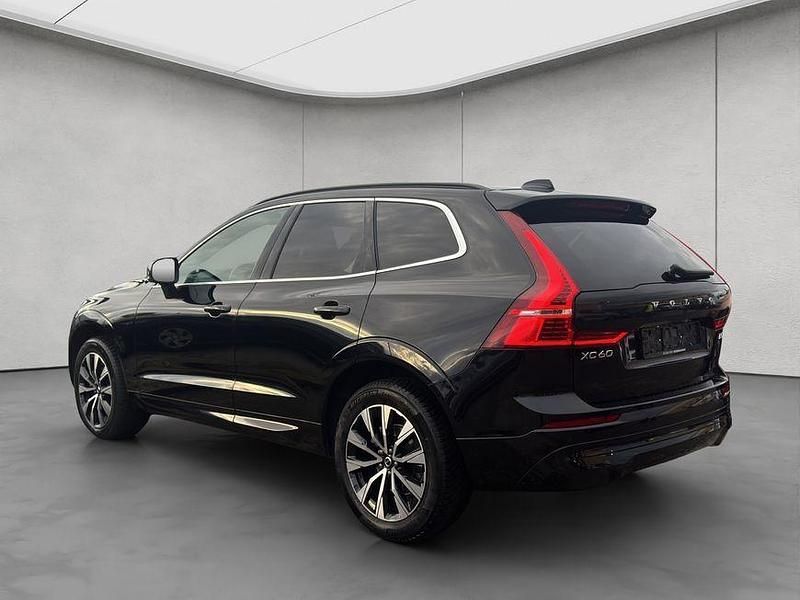 Gebraucht Volvo XC60 Core 250 PS (183 kW) 2024 Schwarz SUV