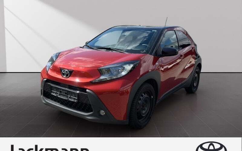 3u4)/ black mica (209) (rot Gebraucht 2022 Toyota Aygo Connect Style Kleinwagen | 14.990 € (Fairer Preis) - Bild 1/4