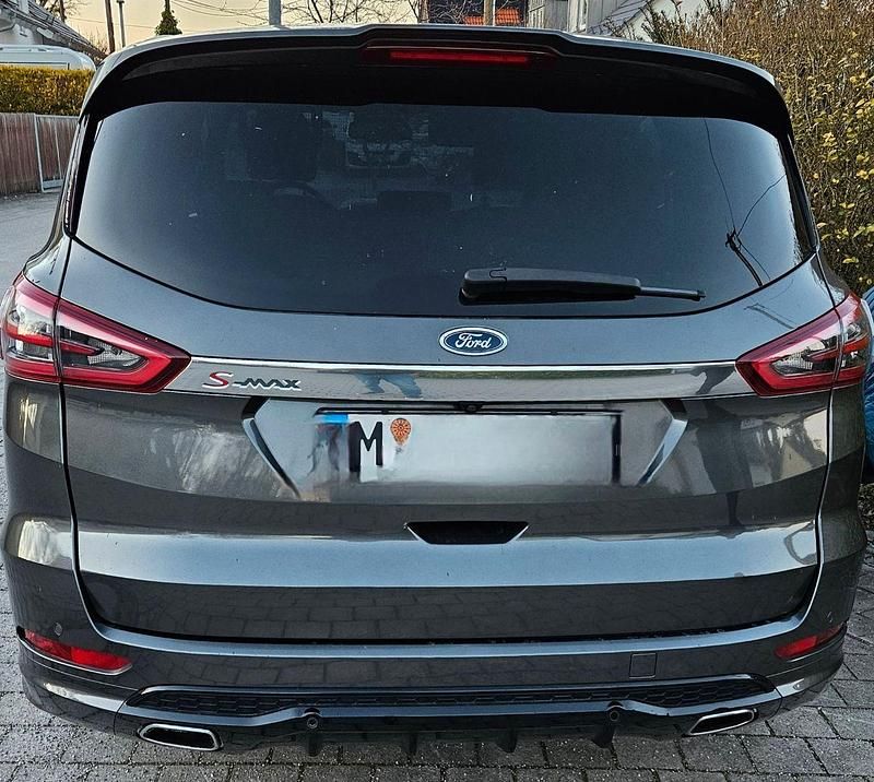 Gebraucht Ford S-MAX ST-Line 190 PS (139 kW) 2018 Grau Van / Kleinbus