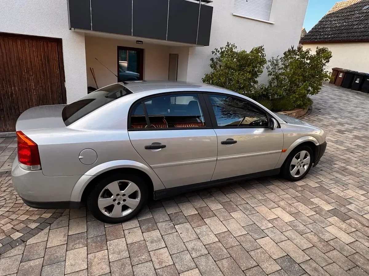 Gebraucht Opel Vectra 122 PS (89 kW) 2003 Silber Limousine