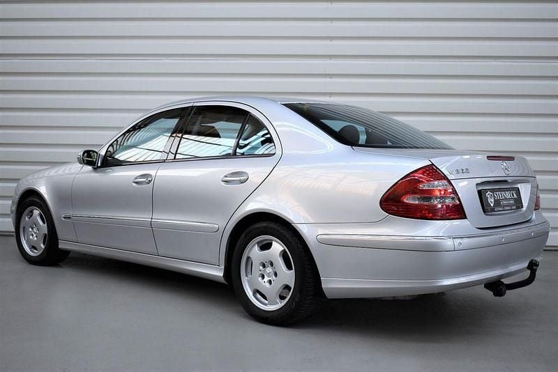 Gebraucht Mercedes E320 Avantgarde 224 PS (164 kW) 2002 Silber Limousine