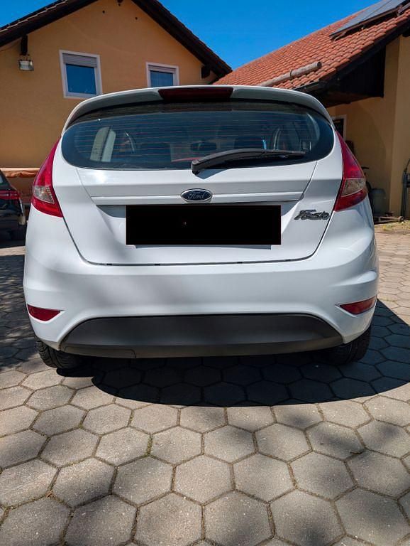 Gebraucht Ford Fiesta 60 PS (44 kW) 2011 Weiß Limousine