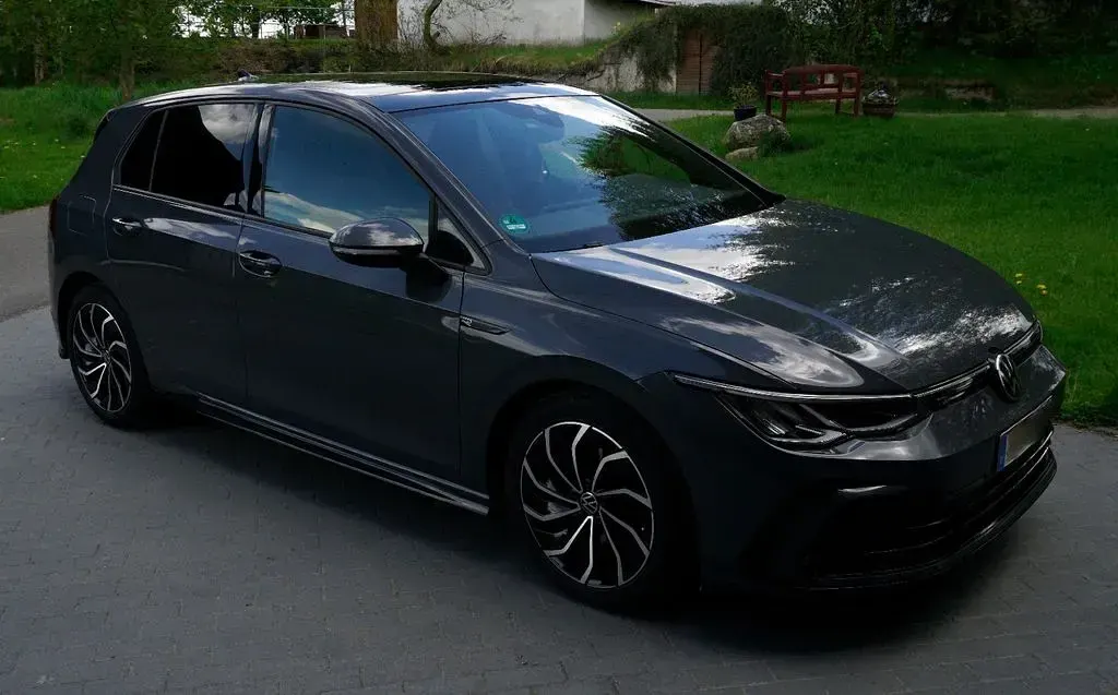 Gebraucht VW Golf VIII R-line 150 PS (110 kW) 2022 Grau Limousine