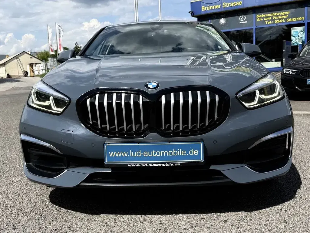 Gebraucht BMW 120 Luxury Line 190 PS (139 kW) 2022 Grau Kleinwagen