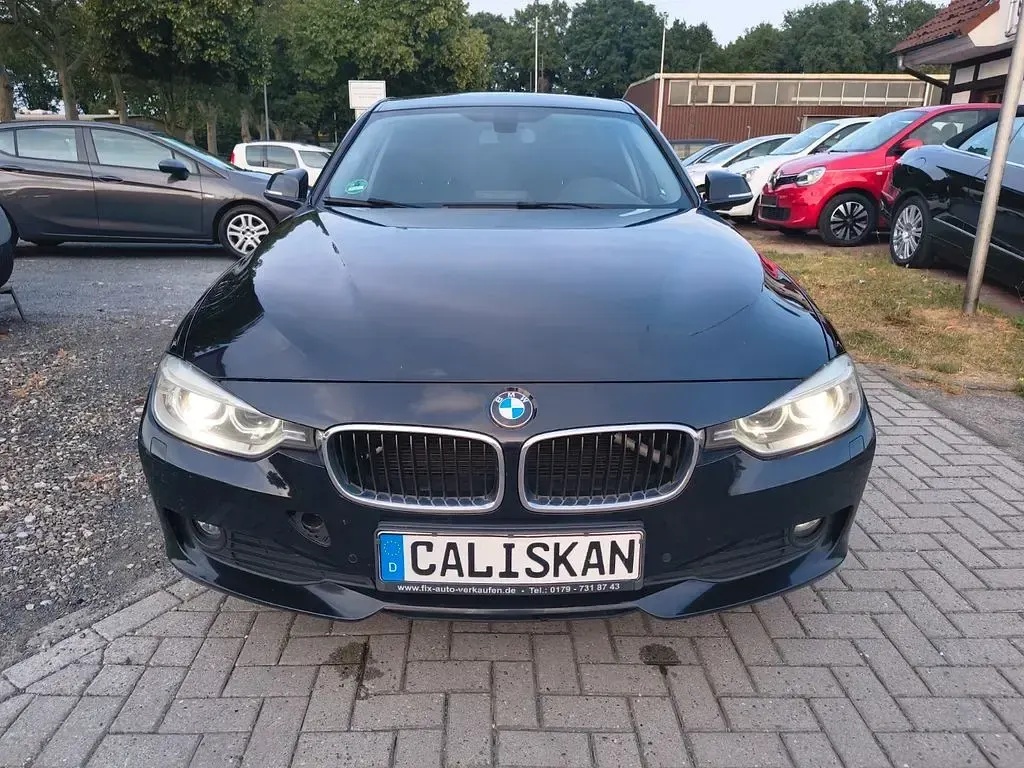 Gebraucht BMW 316 Sport Line 116 PS (85 kW) 2012 Schwarz Limousine