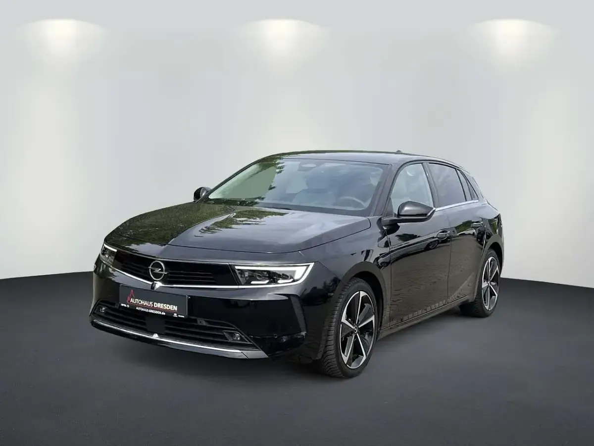 Gebraucht Opel Astra Elegance 181 PS (133 kW) 2022 Diamant schwarz Kleinwagen