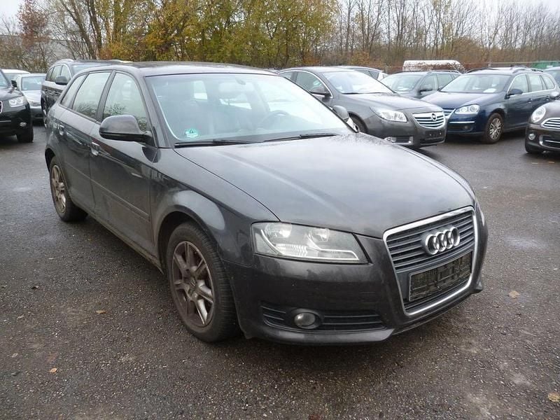 Grau Gebraucht 2008 Audi A3 Ambiente Limousine | 2.750 € (Superpreis) - Bild 1/4