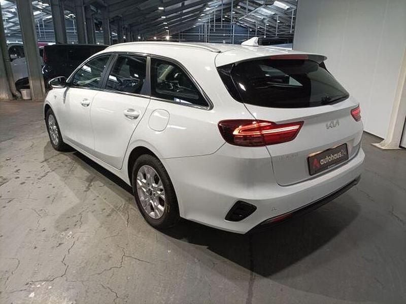 Gebraucht Kia Ceed Vision 160 PS (117 kW) 2022 Weiß Kleinwagen