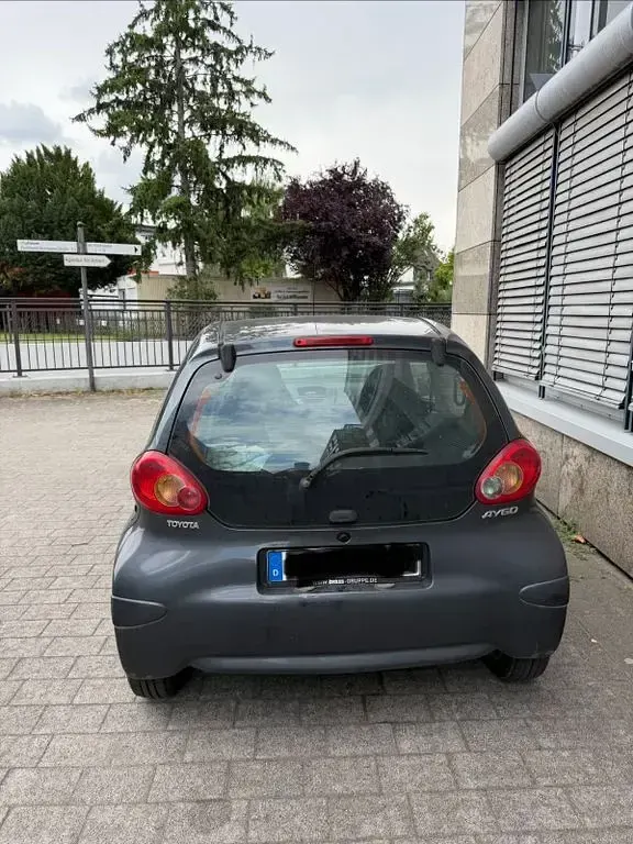 Gebraucht Toyota Aygo 68 PS (50 kW) 2006 Grau Kleinwagen