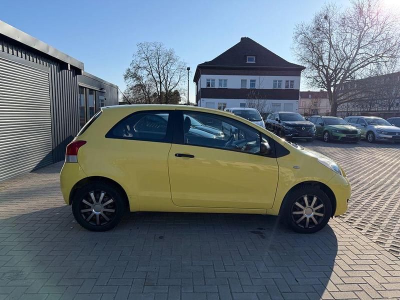 Gebraucht Toyota Yaris 69 PS (50 kW) 2009 Gelb Kleinwagen