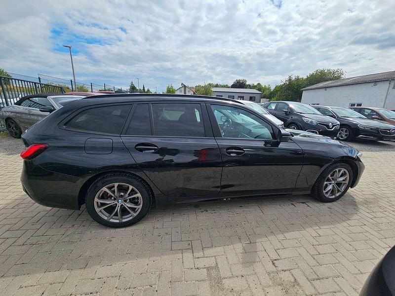 Gebraucht BMW 320 Advantage 190 PS (139 kW) 2020 Schwarz Kombi