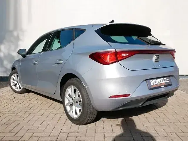Usata Seat Leon Style 131 CV (96 kW) 2024 Argento Berlina