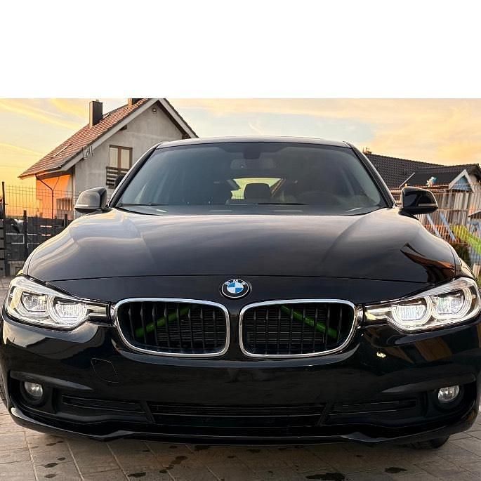 Schwarz Gebraucht 2015 BMW 330 Kombi | 17.500 € (Fairer Preis) - Bild 1/4