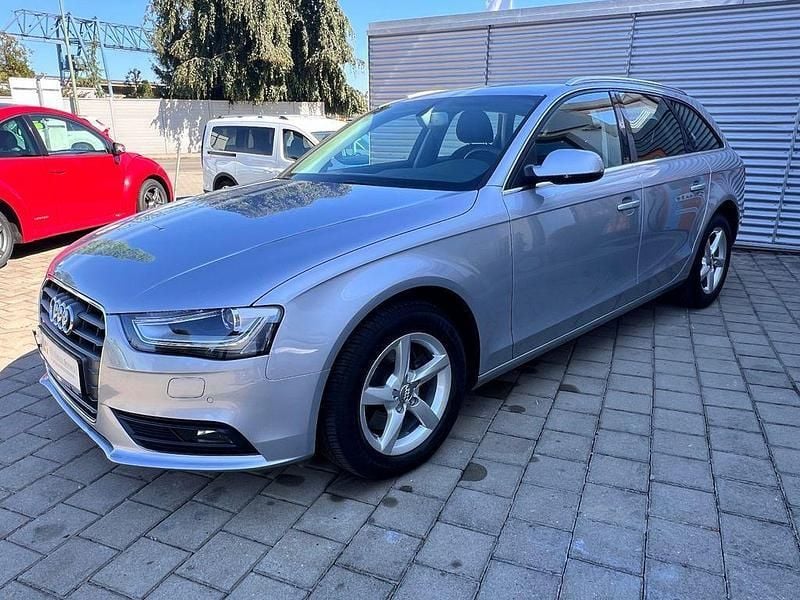 Silber Gebraucht 2015 Audi A4 Ambiente Kombi | 13.950 € (Guter Preis) - Bild 1/4