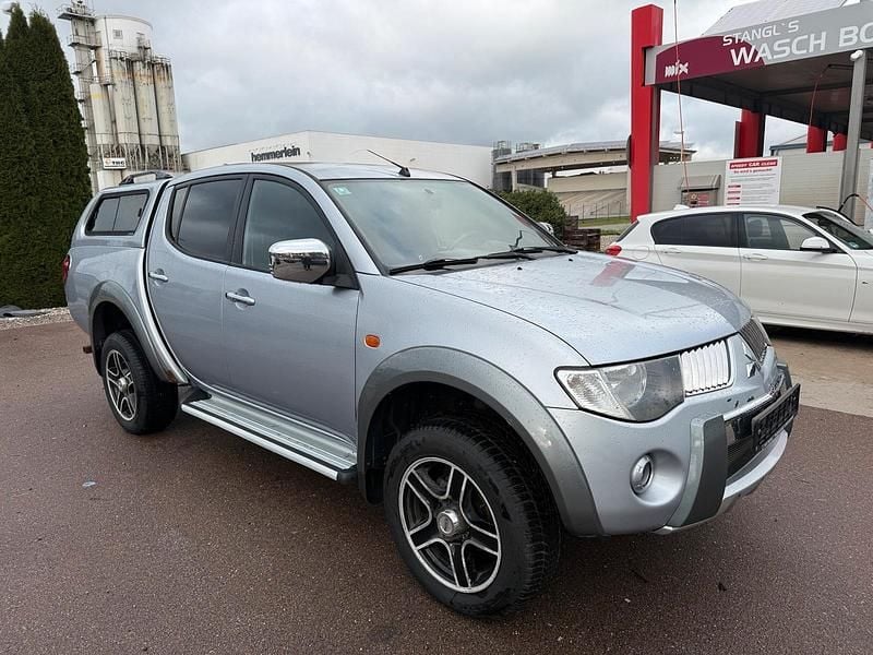Grau Gebraucht 2009 Mitsubishi L200 Abholung | 7.950 € - Bild 1/4