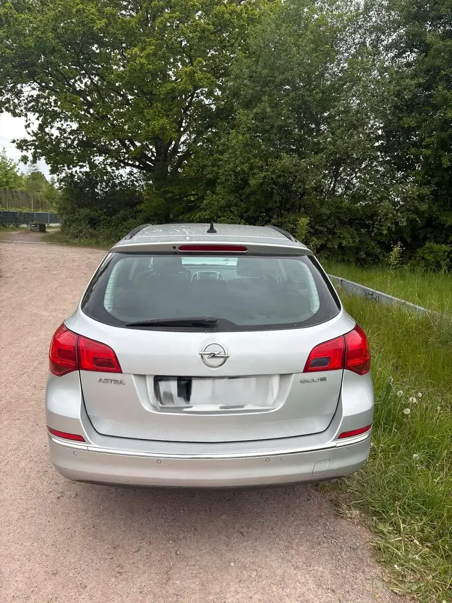Gebraucht Opel Astra 136 PS (100 kW) 2015 Silber Kombi