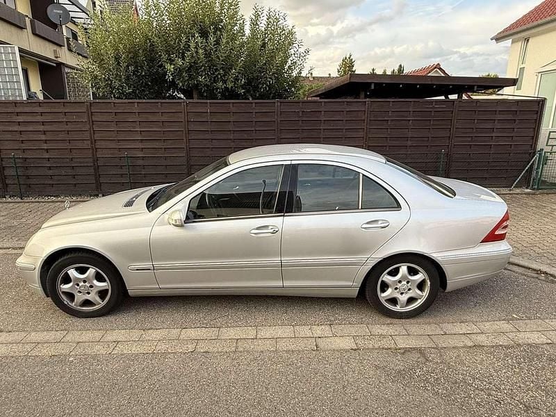 Gebraucht 2003 Mercedes C180 Elegance Limousine | 950 € (Superpreis) - Bild 1/4