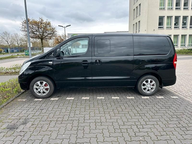 Gebraucht Hyundai H-1 Premium 170 PS (125 kW) 2012 Schwarz Van / Kleinbus