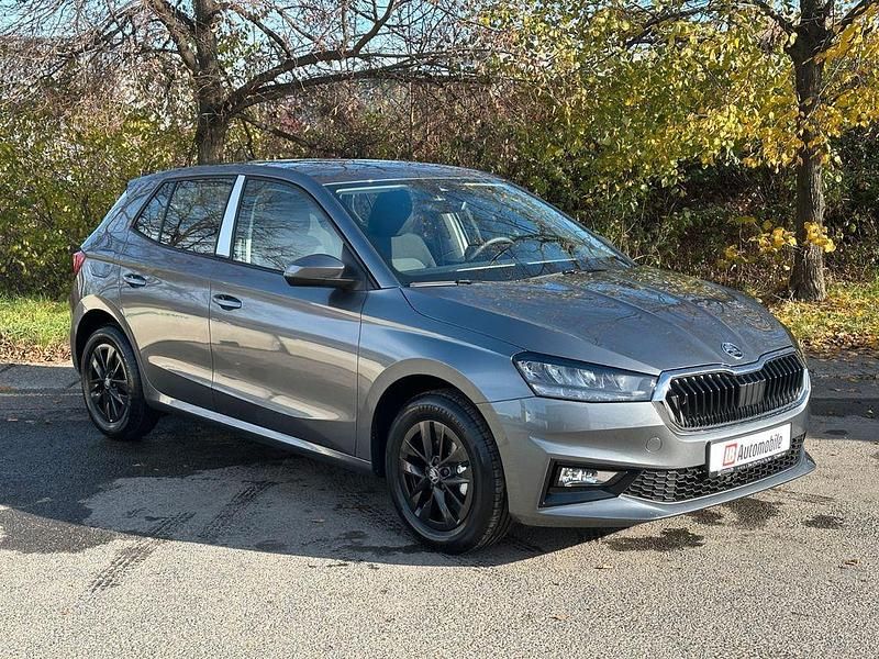 Neu Skoda 105 116 PS (85 kW) 2026 Grau Limousine