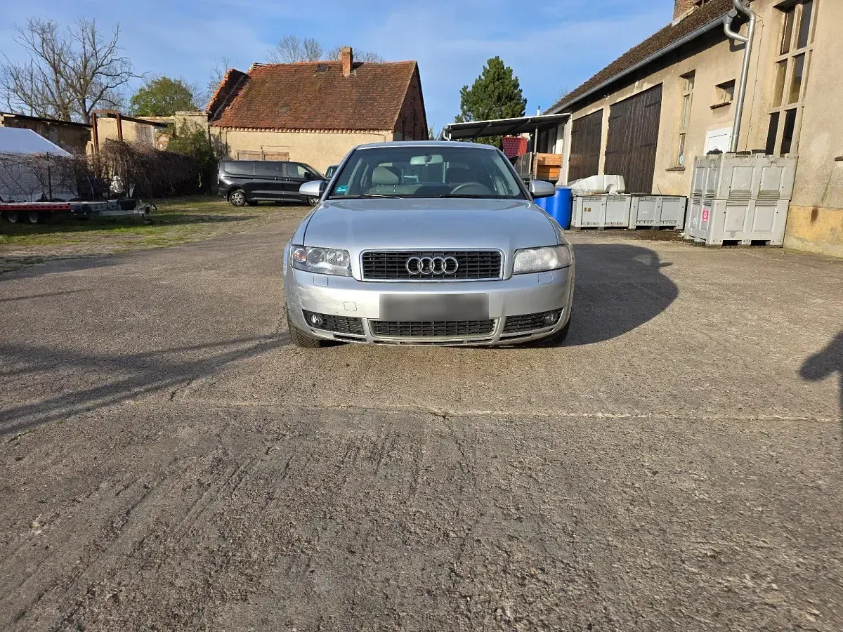 Gebraucht Audi A4 136 PS (100 kW) 2004 Silber Limousine