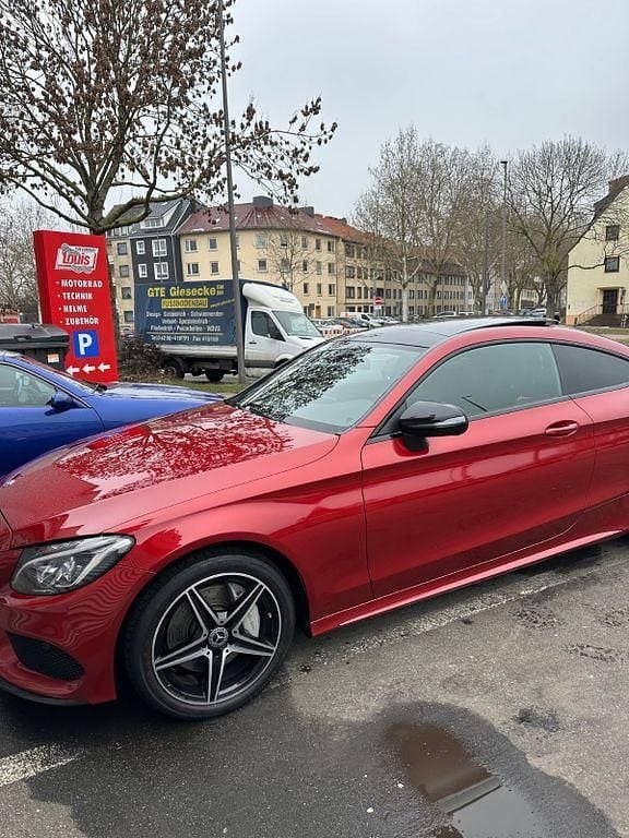 Gebraucht Mercedes C250 AMG line 211 PS (155 kW) 2017 Rot Coupé
