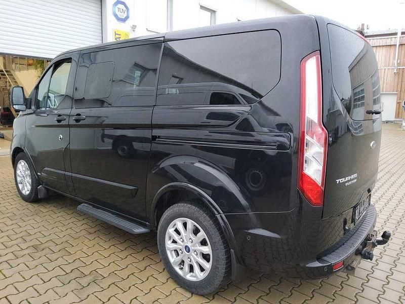 Gebraucht Ford Tourneo Titanium 131 PS (96 kW) 2020 Schwarz Van / Kleinbus