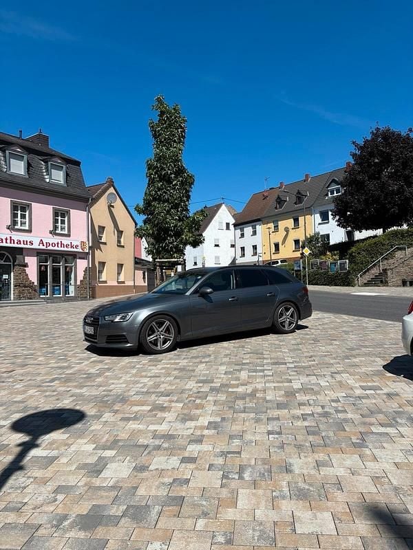 Grau Gebraucht 2019 Audi A4 Kombi | 20.500 € (Guter Preis) - Bild 1/4