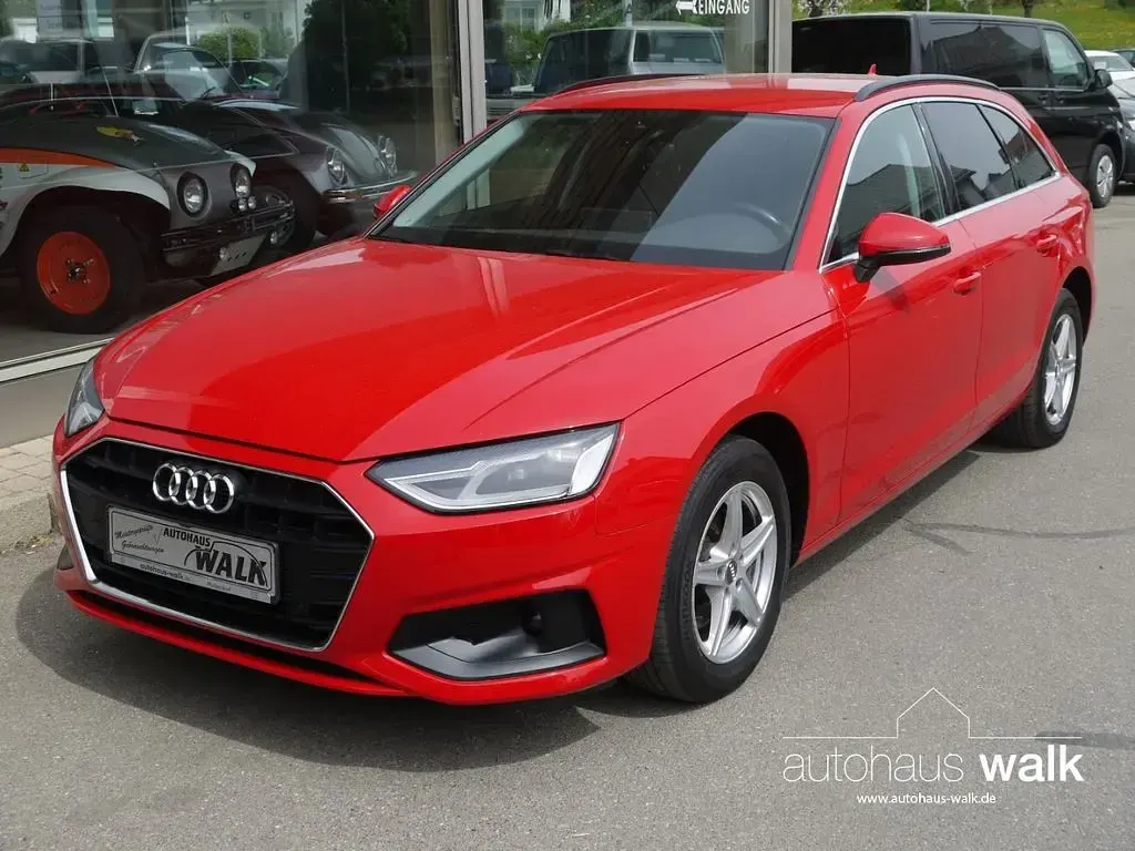 Gebraucht Audi A4 Comfort 136 PS (100 kW) 2020 Rot Kombi
