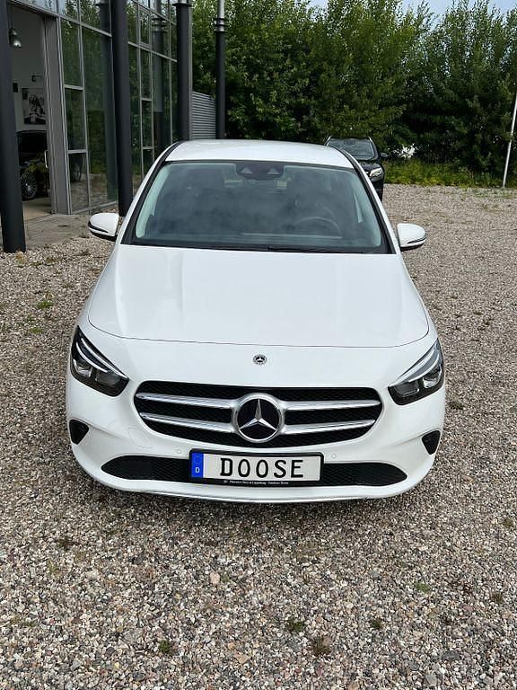 Gebraucht Mercedes B180 Progressive 136 PS (100 kW) 2021 Weiß Van / Kleinbus