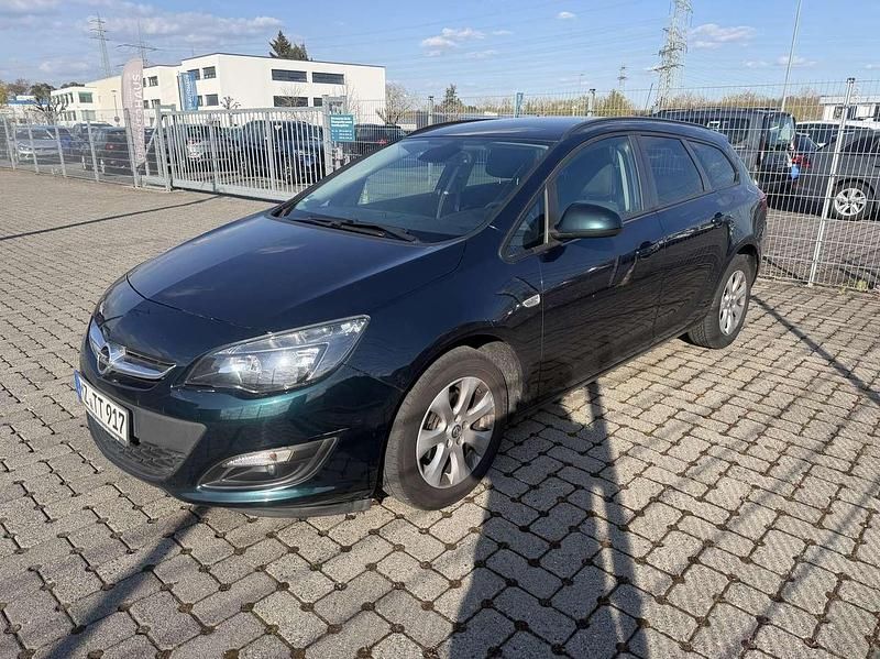 Używany Opel Astra Style 140 KM (102 kW) 2014 Zielony Kombi