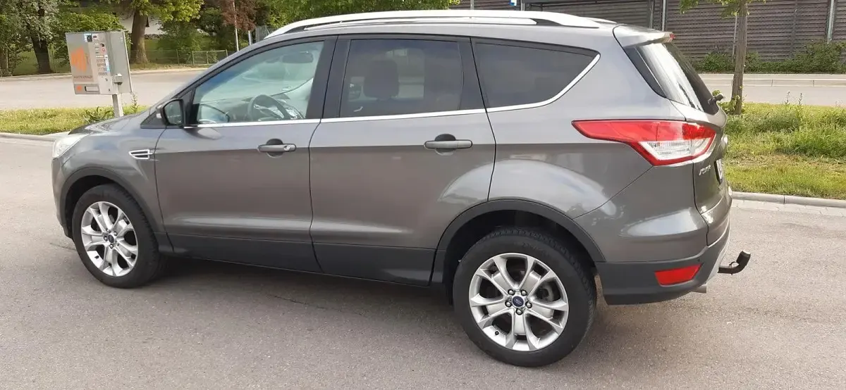 Gebraucht Ford Kuga Titanium 163 PS (119 kW) 2014 Grau SUV