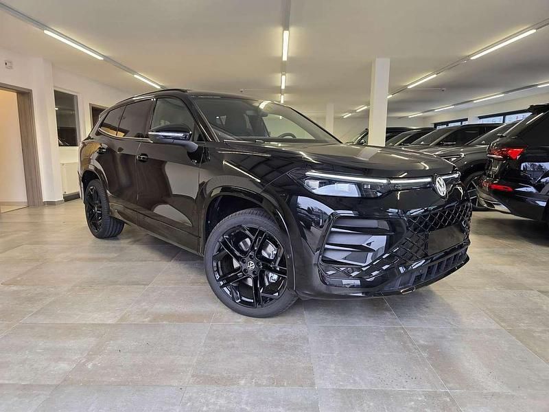 Neu VW Tayron R-line 150 PS (110 kW) 2026 Grenadillschwarz SUV
