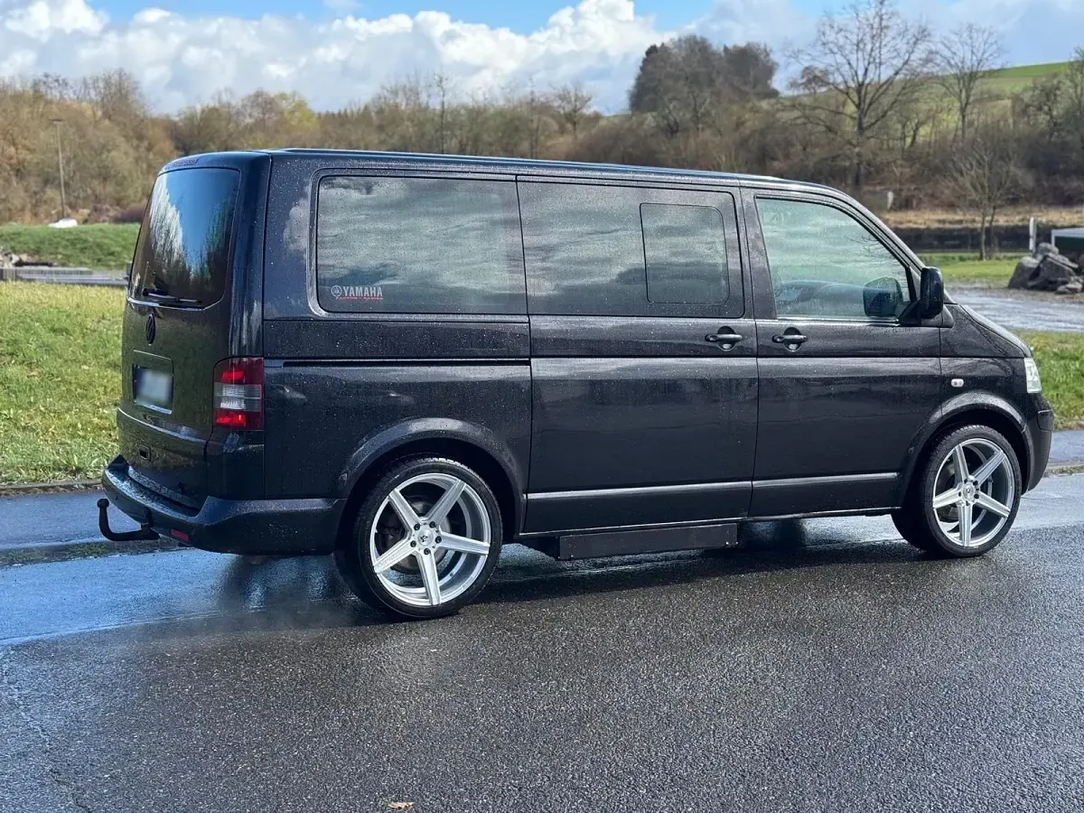 Gebraucht VW Multivan Highline 174 PS (127 kW) 2008 Schwarz Van / Kleinbus